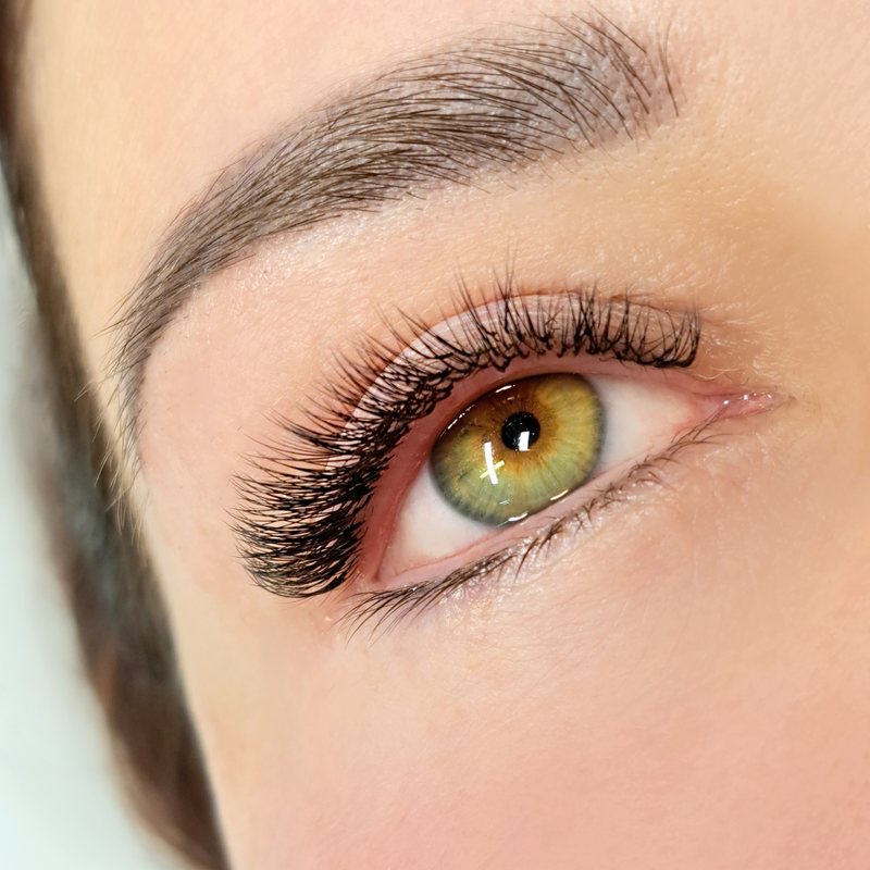 Wet look wispy lash extensions finished result